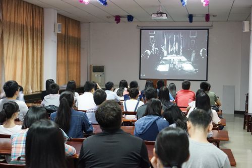 看革命电影，忆峥嵘岁月——太阳成官网研究生党支部“两学一做”活动记